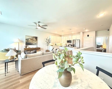 2217 Reserve Way - Photo Thumbnail 16