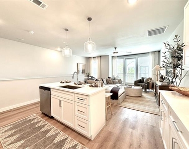 2217 Reserve Way - Photo Thumbnail 8
