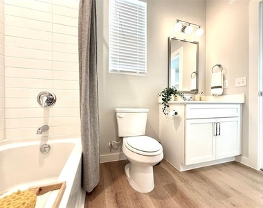 2217 Reserve Way - Photo Thumbnail 27