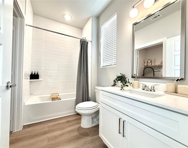 2217 Reserve Way - Photo Thumbnail 23