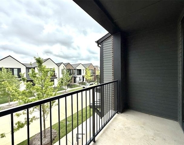 2219 Reserve Way - Photo Thumbnail 15