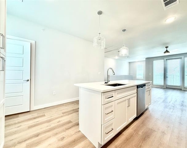 2219 Reserve Way - Photo Thumbnail 11