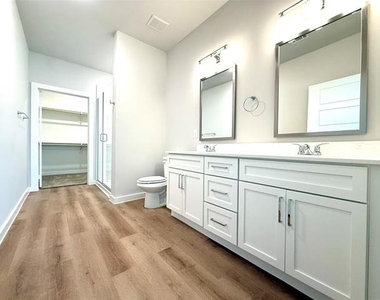 2219 Reserve Way - Photo Thumbnail 22