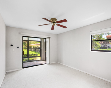 361 Sw South River Drive - Photo Thumbnail 17