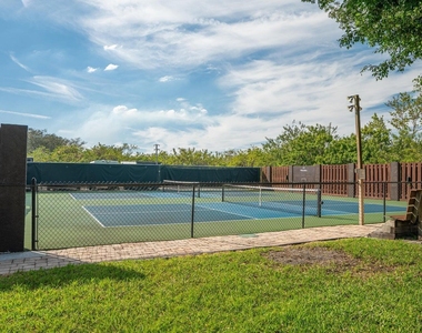 361 Sw South River Drive - Photo Thumbnail 31