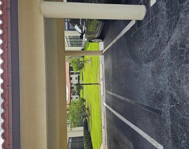 361 Sw South River Drive - Photo Thumbnail 22