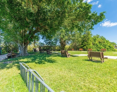 361 Sw South River Drive - Photo Thumbnail 30