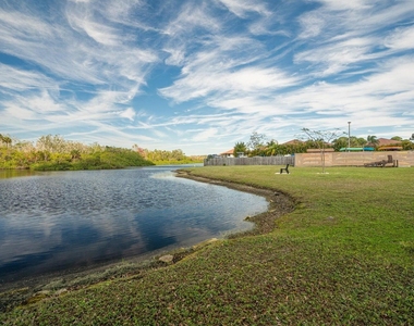 361 Sw South River Drive - Photo Thumbnail 33