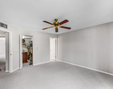 361 Sw South River Drive - Photo Thumbnail 14