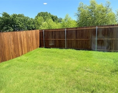 7412 Woodpecker Drive - Photo Thumbnail 9