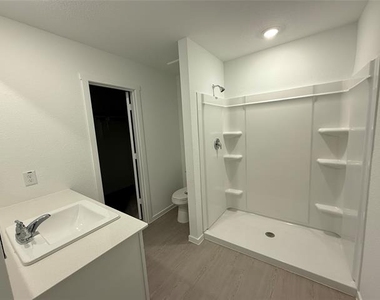 7412 Woodpecker Drive - Photo Thumbnail 6