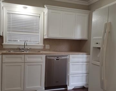 3703 Byrd Drive - Photo Thumbnail 6