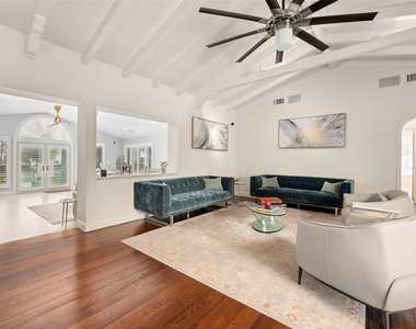 330 Royal Plaza Drive - Photo Thumbnail 4