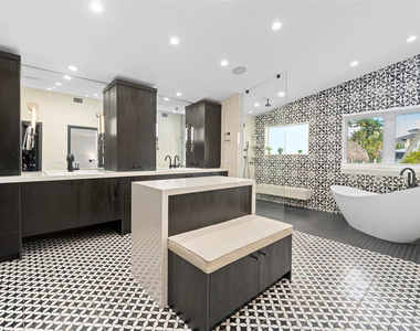 330 Royal Plaza Drive - Photo Thumbnail 16