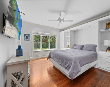 330 Royal Plaza Drive - Photo Thumbnail 19