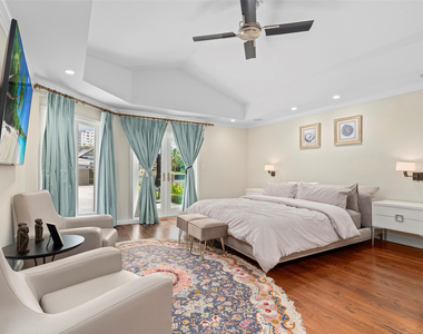330 Royal Plaza Drive - Photo Thumbnail 15