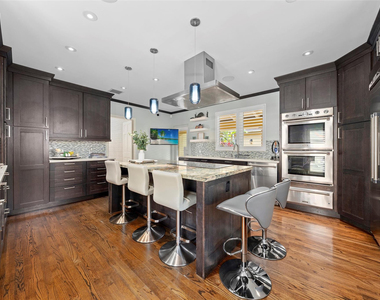 330 Royal Plaza Drive - Photo Thumbnail 11
