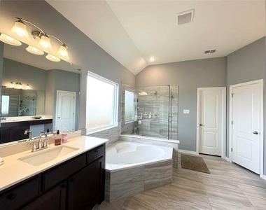 1225 Indianola Trail - Photo Thumbnail 7