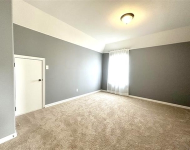 1225 Indianola Trail - Photo Thumbnail 11