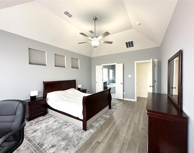 1225 Indianola Trail - Photo Thumbnail 6