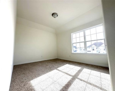 1225 Indianola Trail - Photo Thumbnail 13