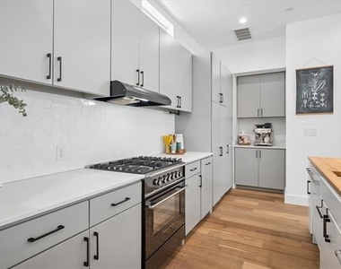 236 Melba Street - Photo Thumbnail 14