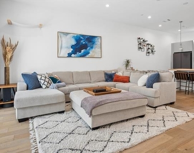 236 Melba Street - Photo Thumbnail 5
