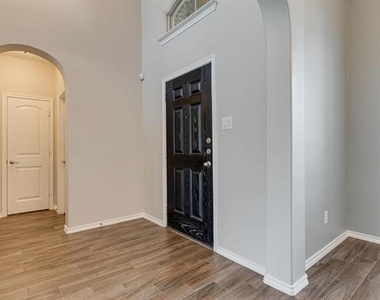 1824 Sparrow Street - Photo Thumbnail 3