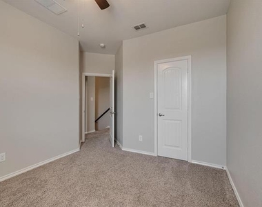 1824 Sparrow Street - Photo Thumbnail 27