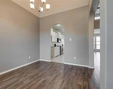 1824 Sparrow Street - Photo Thumbnail 6