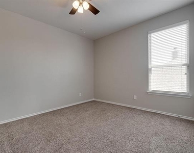 1824 Sparrow Street - Photo Thumbnail 21