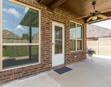 1824 Sparrow Street - Photo Thumbnail 31
