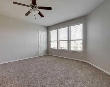 1824 Sparrow Street - Photo Thumbnail 20