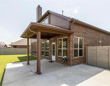 1824 Sparrow Street - Photo Thumbnail 29