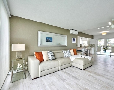 1043 Hillsboro - Photo Thumbnail 7