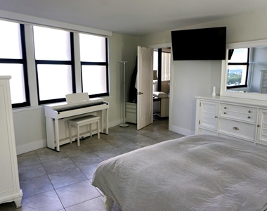 2800 N Ocean Drive - Photo Thumbnail 13