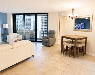 2800 N Ocean Drive - Photo Thumbnail 7