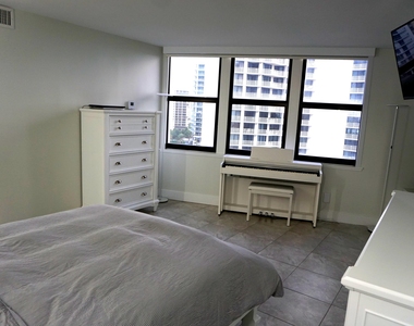 2800 N Ocean Drive - Photo Thumbnail 9