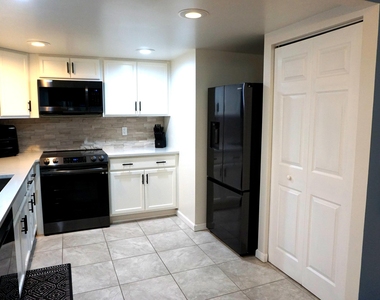 2800 N Ocean Drive - Photo Thumbnail 3