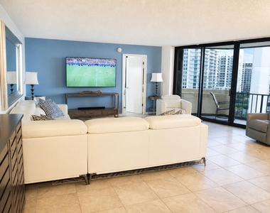 2800 N Ocean Drive - Photo Thumbnail 5
