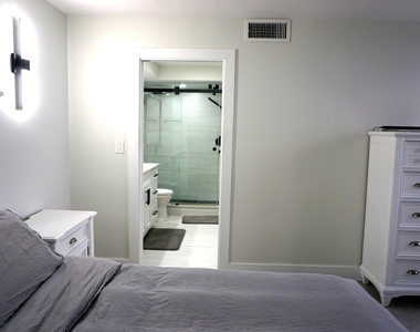 2800 N Ocean Drive - Photo Thumbnail 11