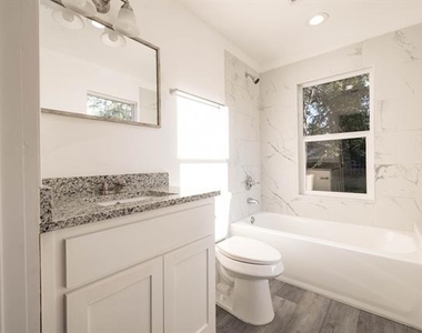 415 W 7th Street - Photo Thumbnail 10
