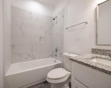 415 W 7th Street - Photo Thumbnail 6