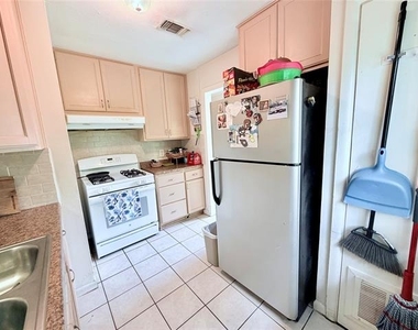10640 Aledo Drive - Photo Thumbnail 6
