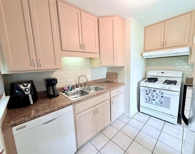 10640 Aledo Drive - Photo Thumbnail 4