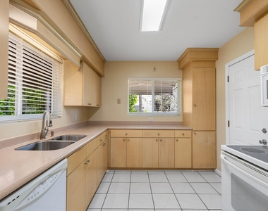 360 Palmetto Street - Photo Thumbnail 16