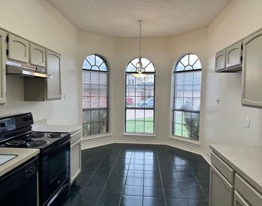 249 Stallion Drive - Photo Thumbnail 12
