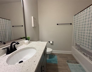 215 Norwell Lane - Photo Thumbnail 7
