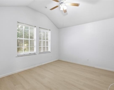 417 Niagara Falls Drive - Photo Thumbnail 26