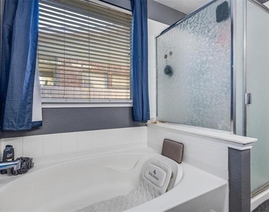 417 Niagara Falls Drive - Photo Thumbnail 15